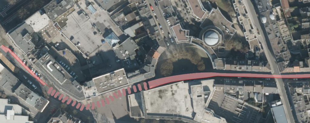 Satellitenaufnahme vom Willy-Brand-Platz mit angedeutetem Verlauf der RVR. Ergänzt um unterbrochene Rotmarkierung über den Platz.